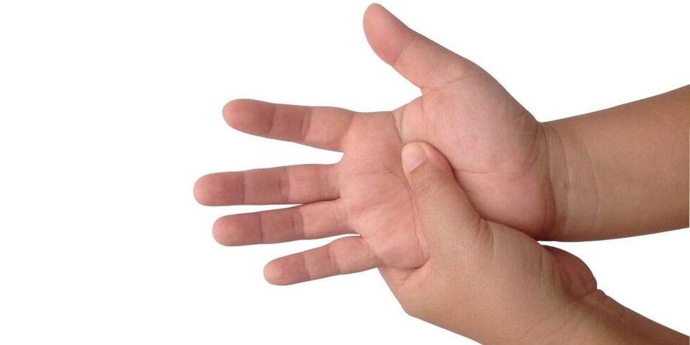 Finger pain is a common symptom of many illnesses.